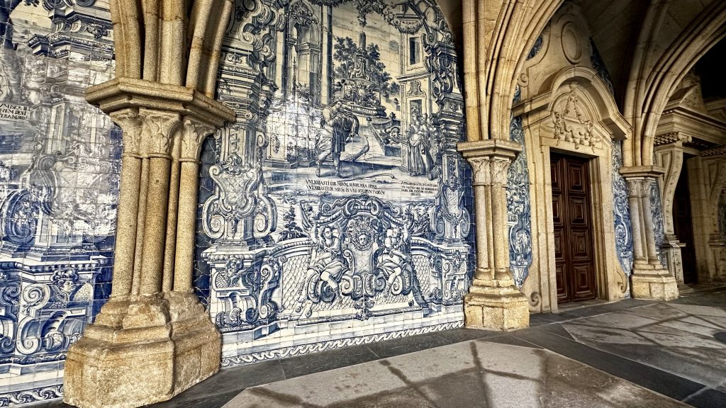 Azulejos in Se do Porto's Gothic cloisters